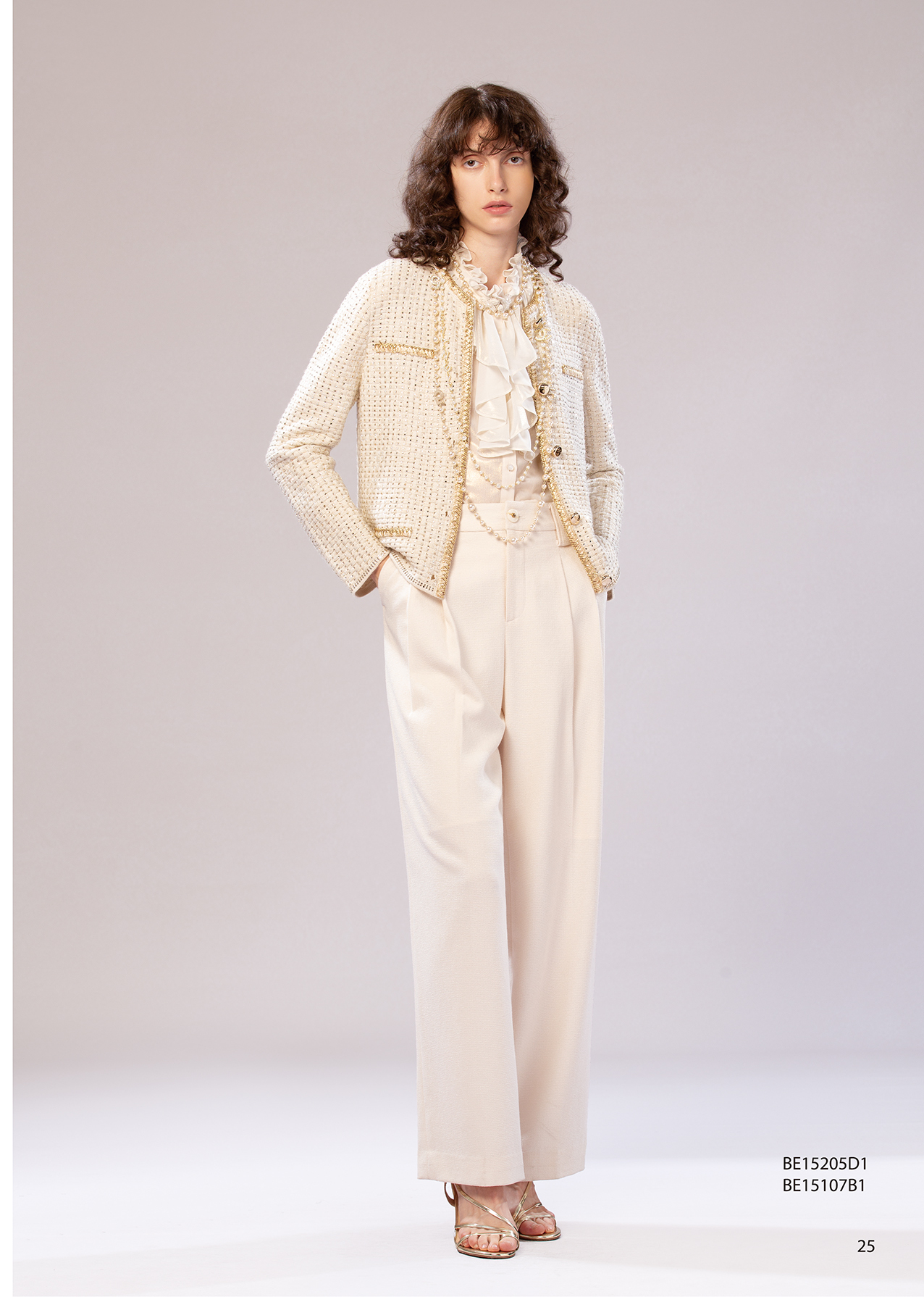 BE15205D1 晨光香檳優雅織語小香短版修身外套