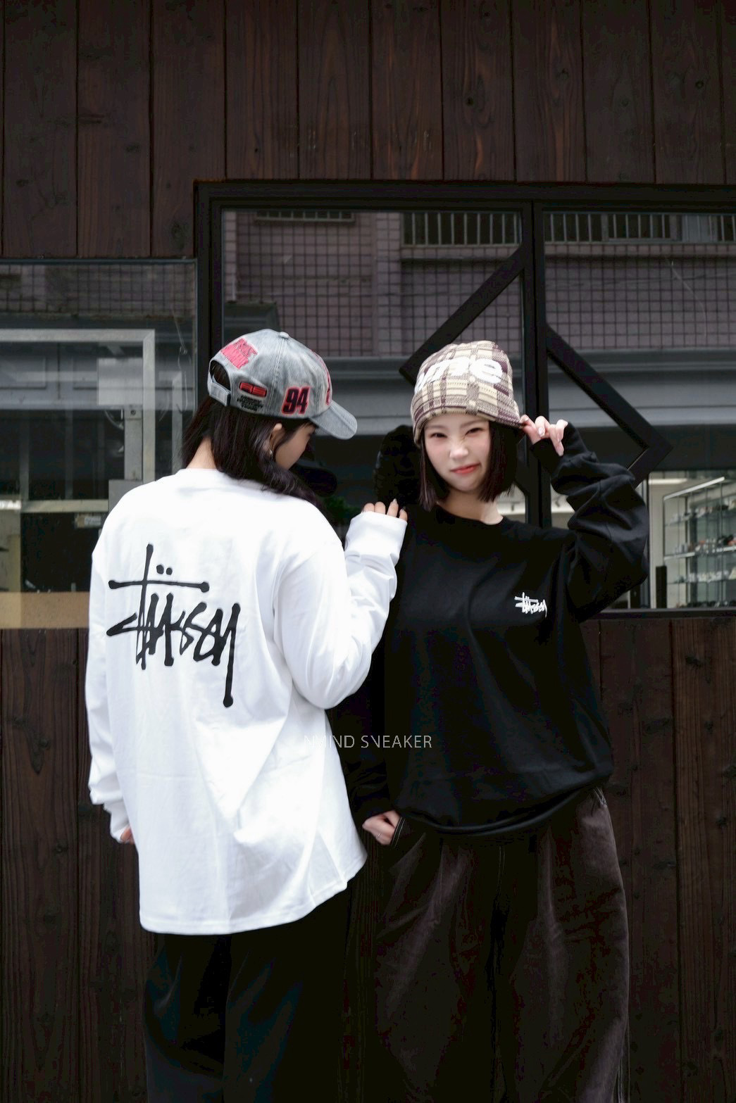 <快速出貨>STUSSY 基本款薄長T 黑/白