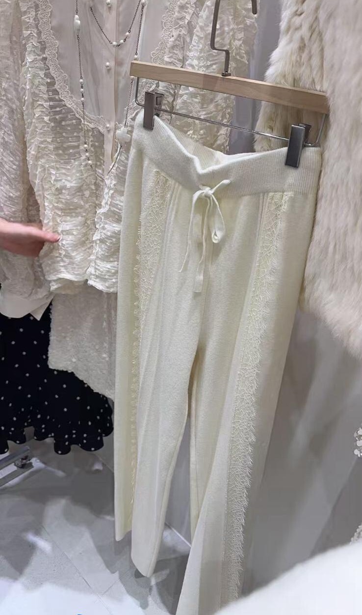 JE39  羊毛30% LACE休閑褲   水腰 26 -44 HIP48   長41   $519 (一口價)