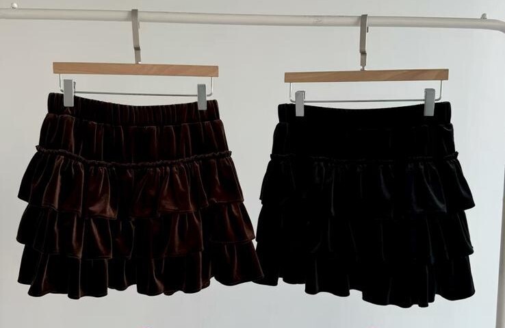 JE41  韓風燈花絨裙褲   腰26 -42  HIP42  長14.5   $479 (一口價)