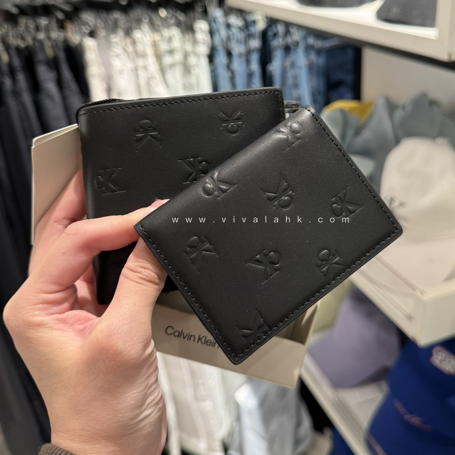 Calvin Klein - Monogram Logo男裝銀包 (相位卡套+散子位) (4G1063G)