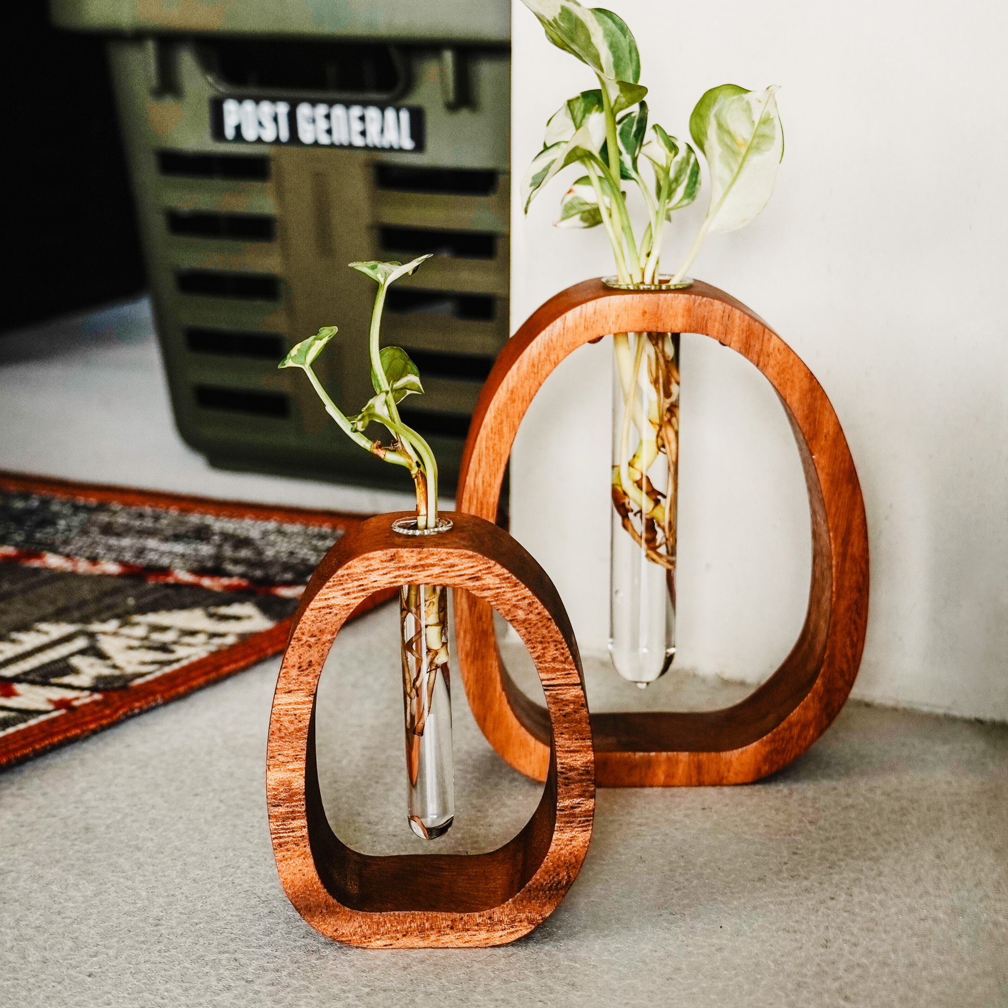 復古胡桃木水養插花瓶 兩款售