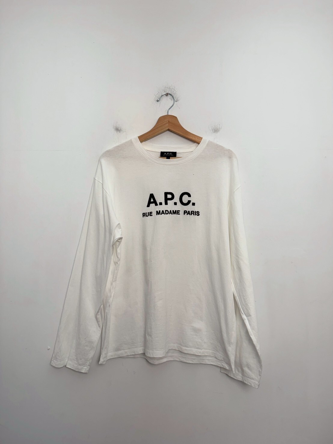 A.P.C. RUE MADAME Logo Embroidery Long Sleeve Crew Neck T-Shirt SIZE L