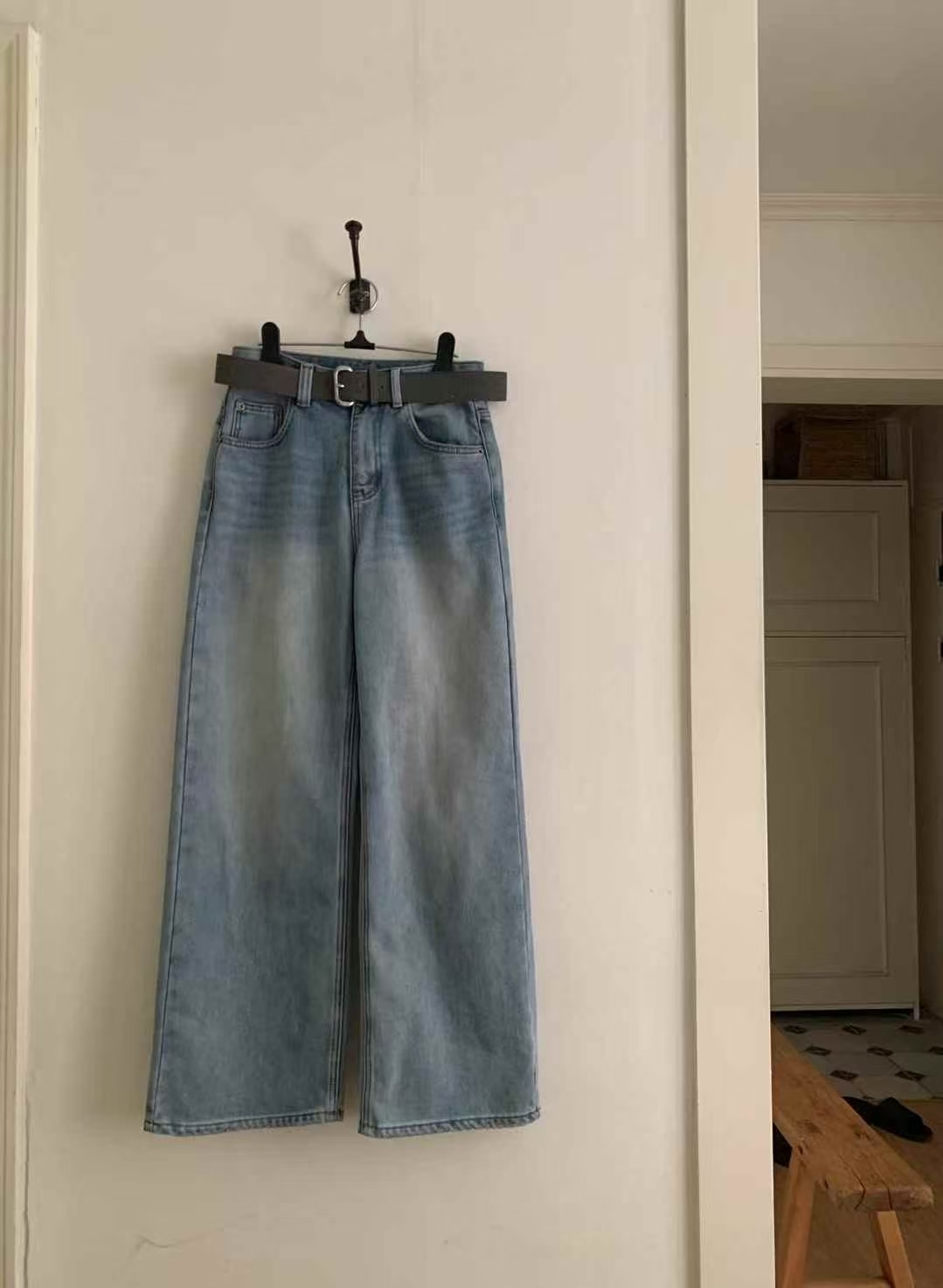 CB5304 淺藍直筒牛仔褲