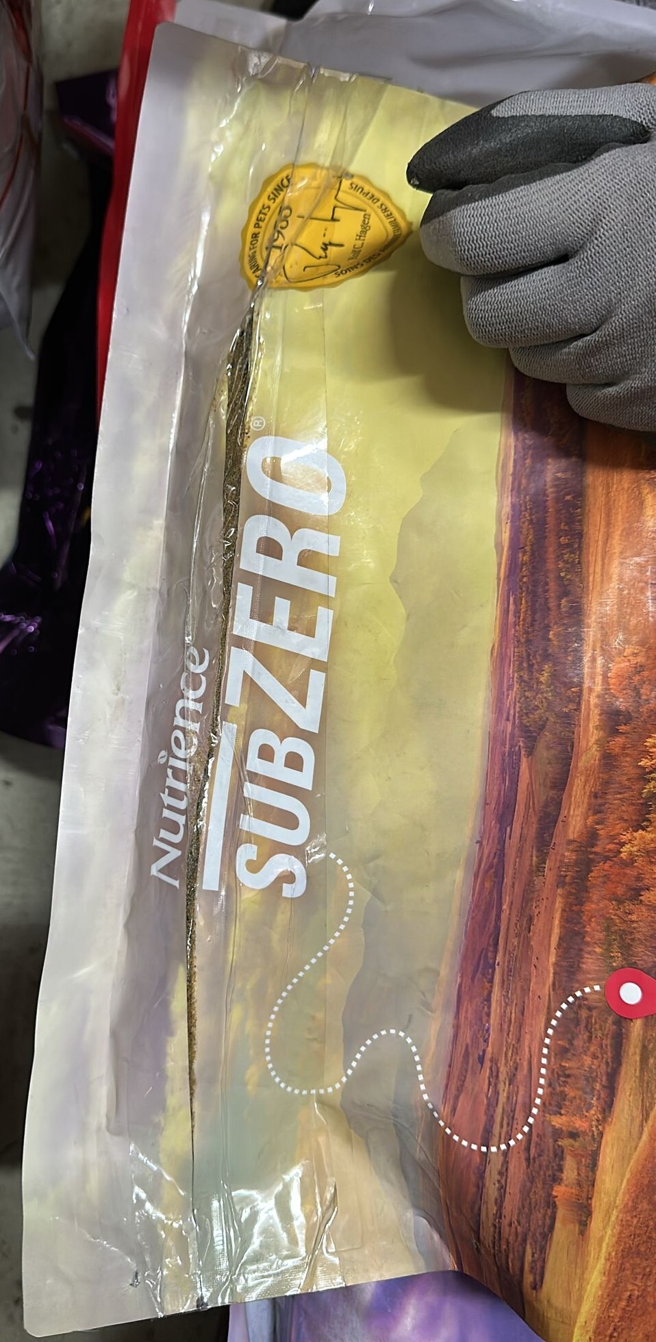 {包裝損壞DEC4}*75折*(EXP:2027年8月)Nutrience SubZero 凍乾無穀物系列．鮮牛肝+紅肉+海魚 全犬配方10kg