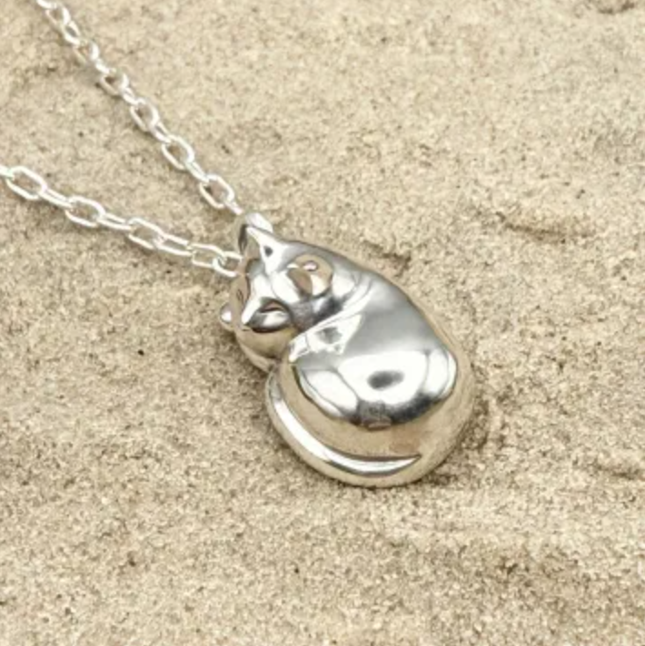 居眠り猫 ペンダント