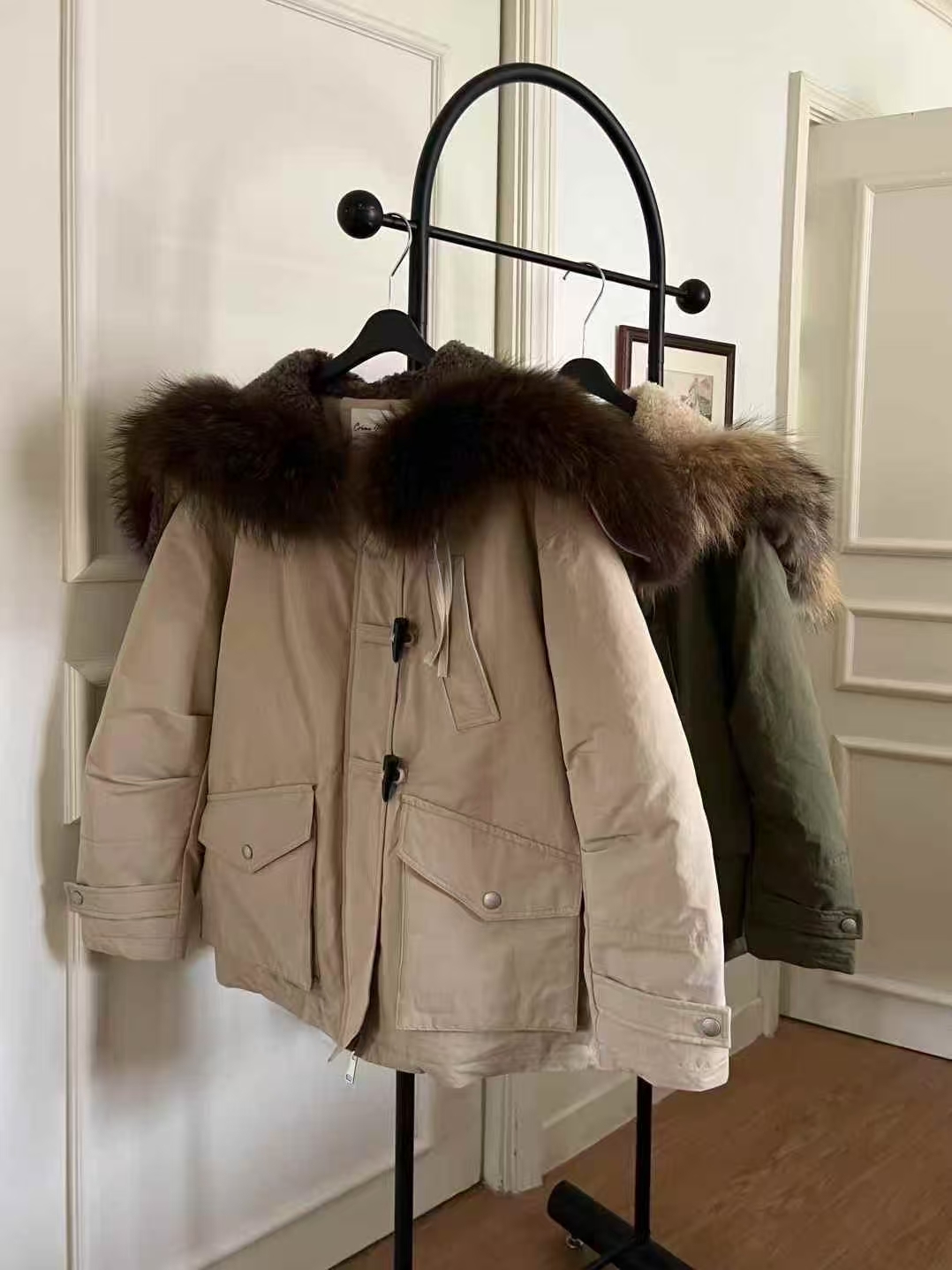 CB5312 浣熊毛領鴨絨大口袋後束腰外套