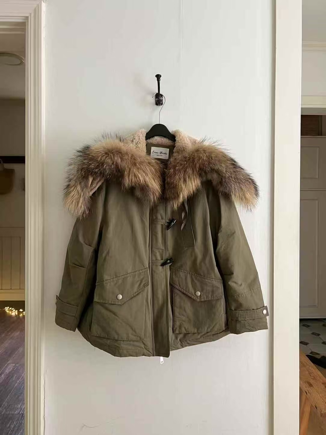 CB5312 浣熊毛領鴨絨大口袋後束腰外套