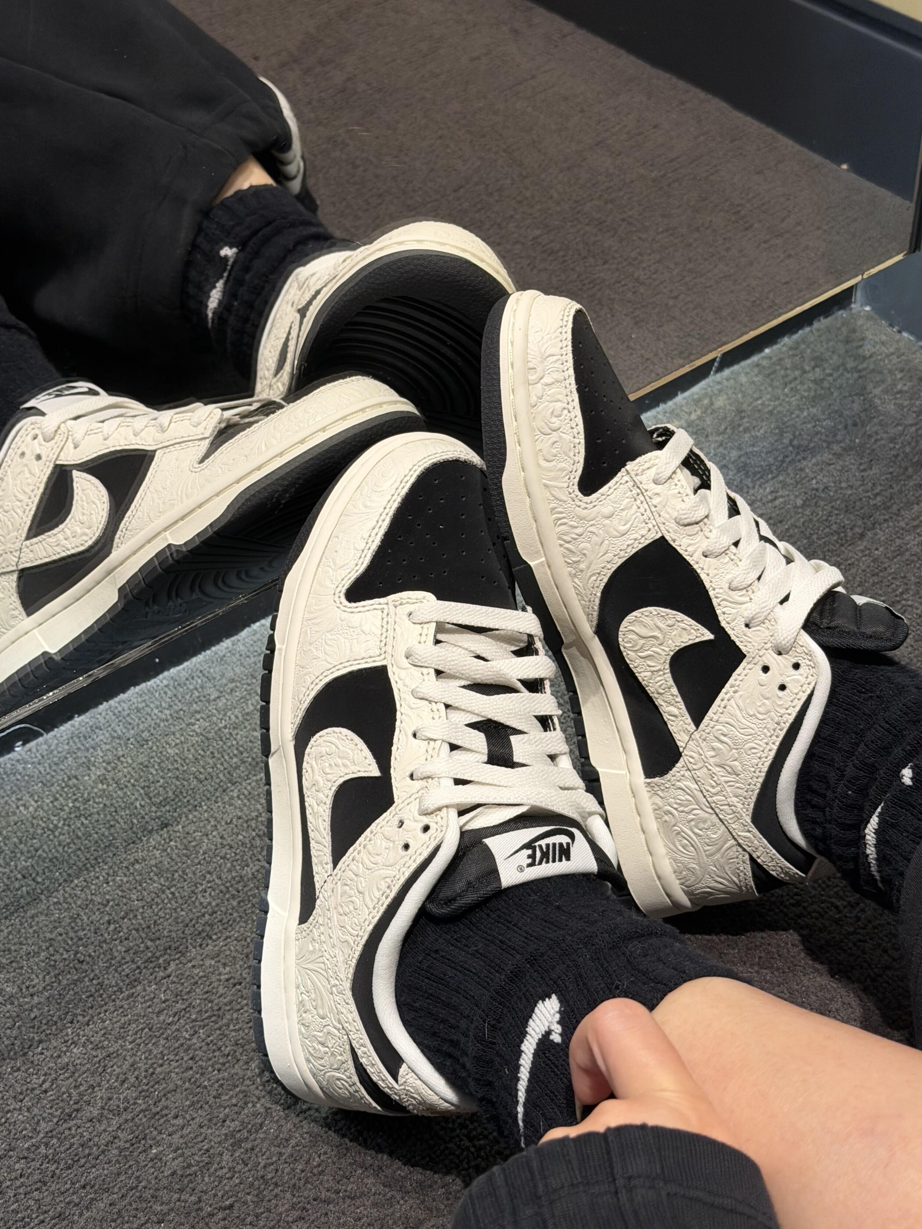 Nike Dunk Low 反轉熊貓 白黑色 奶油白 浮雕 馬年限定 皮革 女款 IF3944-001/預購