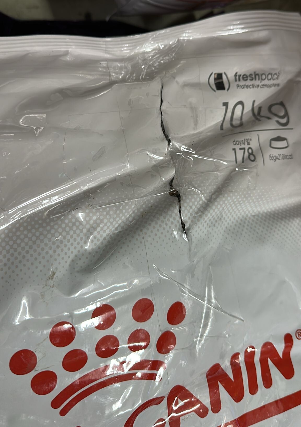 {包裝損壞DEC10}*7折*(EXP:2027年1月)Royal Canin IN27 室內成貓配方．10kg