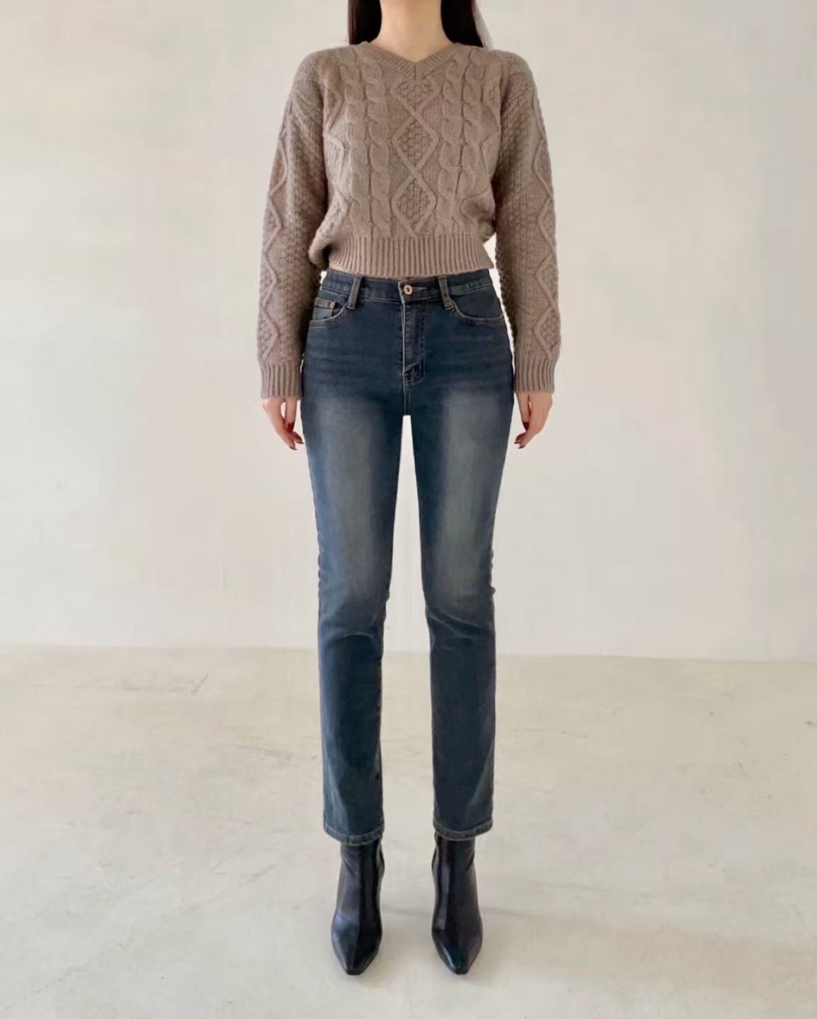 HL2563 修腿型刷薄毛牛仔褲