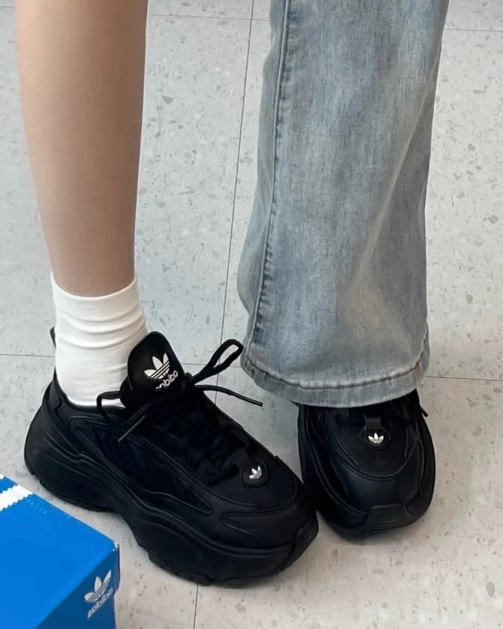 ADIDAS ORIGINALS OZGAIA  全黑 黑武士 厚底 增高 老爹鞋 IG6045