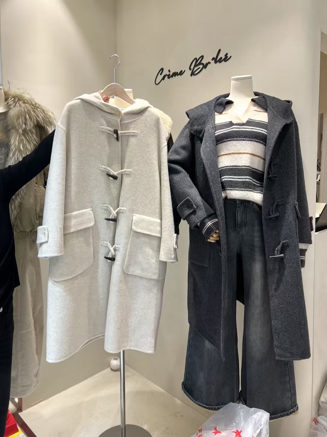 CB5323 牛角扣連帽大衣