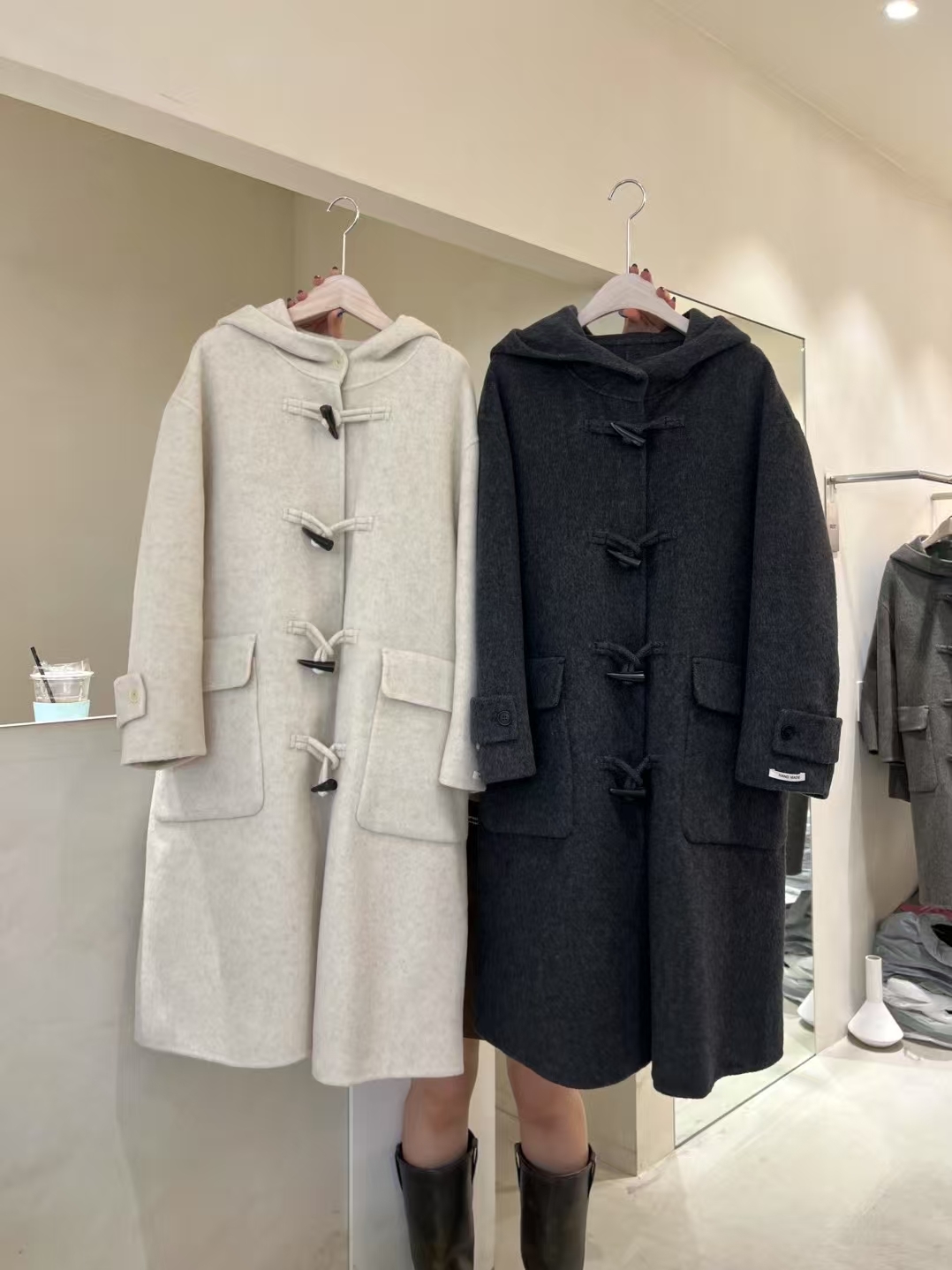 CB5323 牛角扣連帽大衣