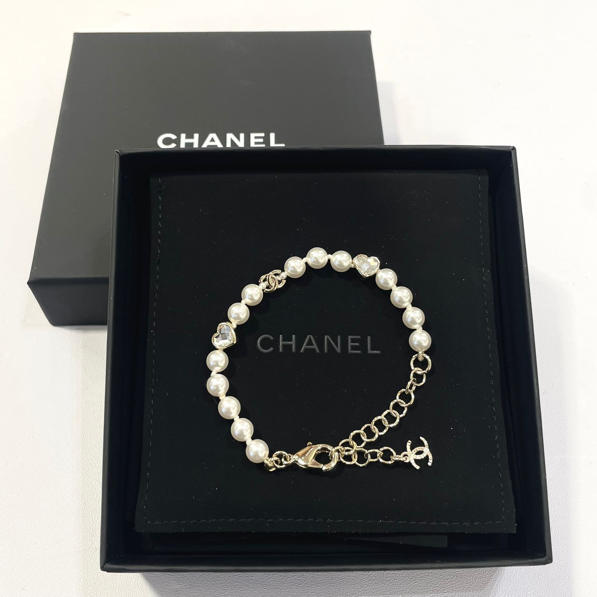 全新CHANEL手鏈 珍珠愛心水鑽淡金CC LOGO #BRAND NEW #香榭站正品