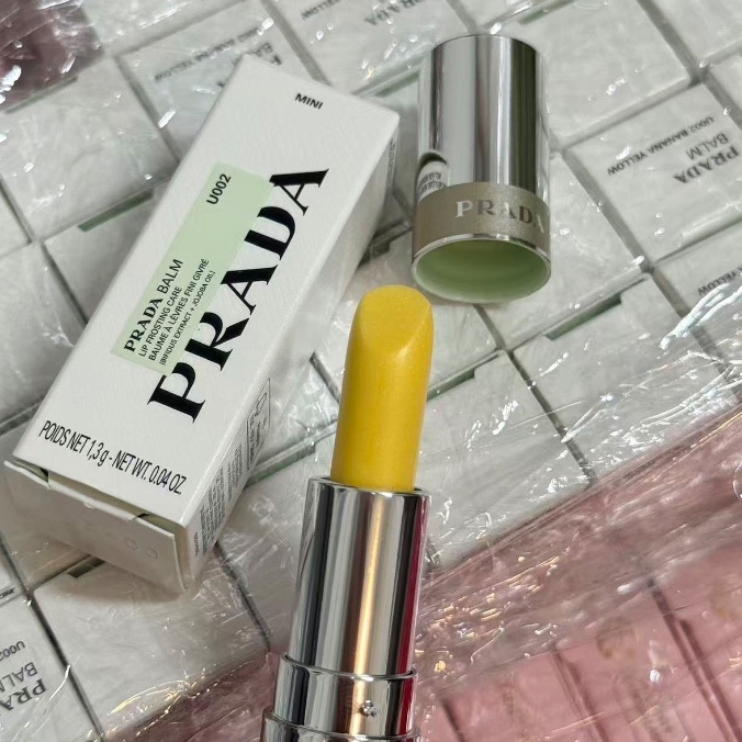Prada 妄甜香蕉經典潤唇膏 1.3g U002