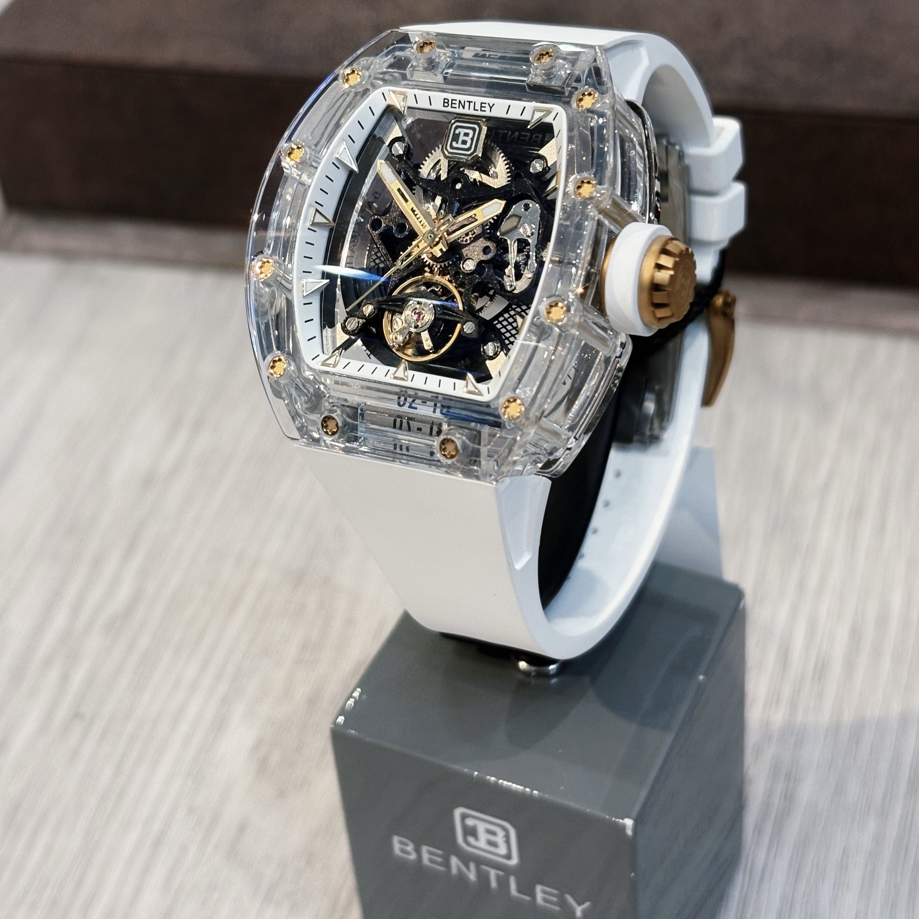 【BENTLEY 賓利】 THE LUMINA 幻影系列 BL-70系列 自動上鍊 水晶錶殼 鏤空  酒桶 白色 機械錶