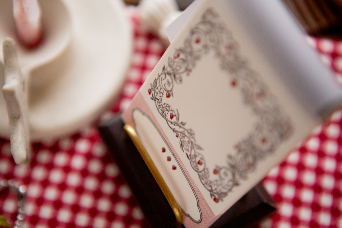 OURS | 草莓框 活版便箋本