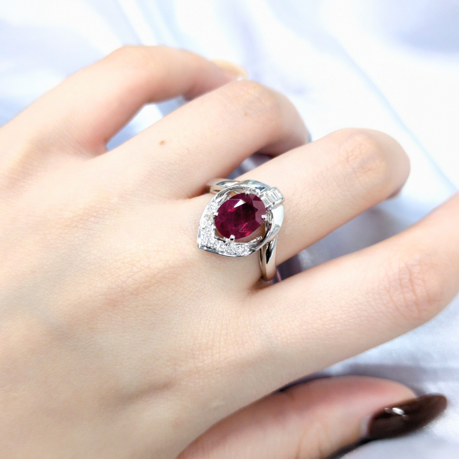 全新18K白金【單粒2卡35份紅寶石】配18份鑽石戒指