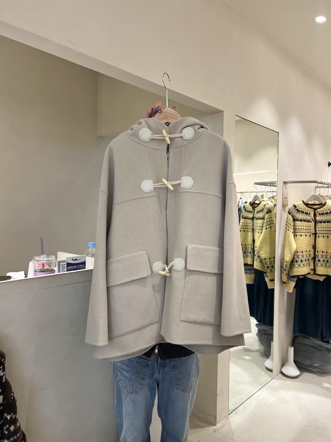 CB5338 牛角扣連帽手工羊毛外套 *優惠碼不適用*