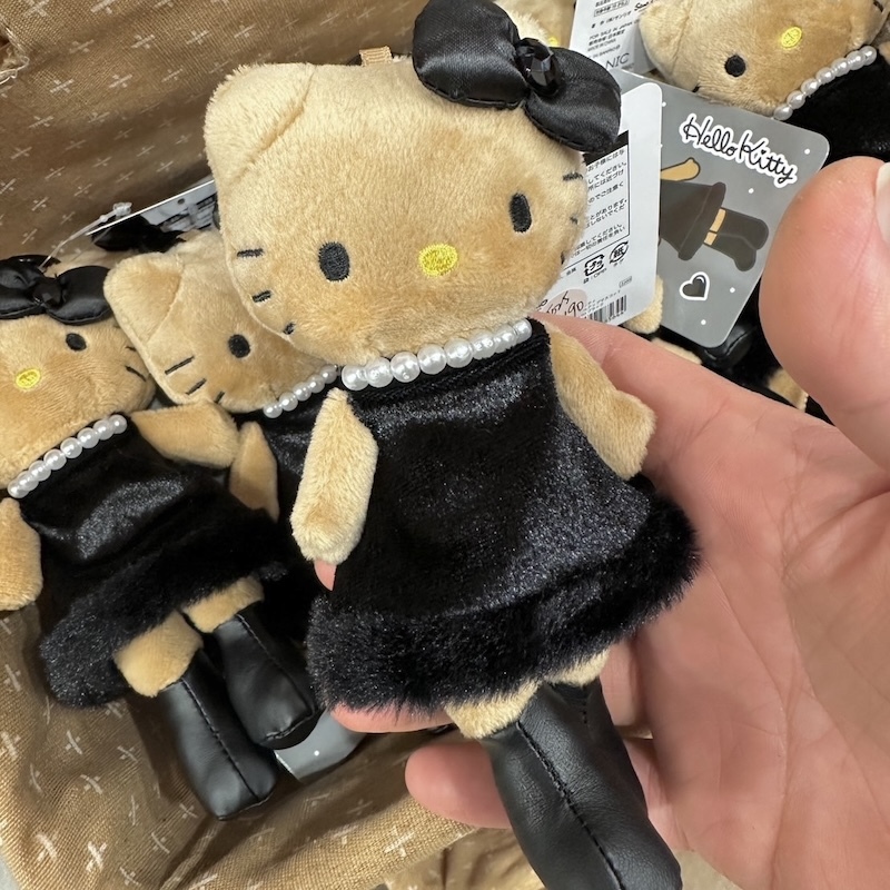 《12180》曬黑長腿Kitty吊飾(現貨)