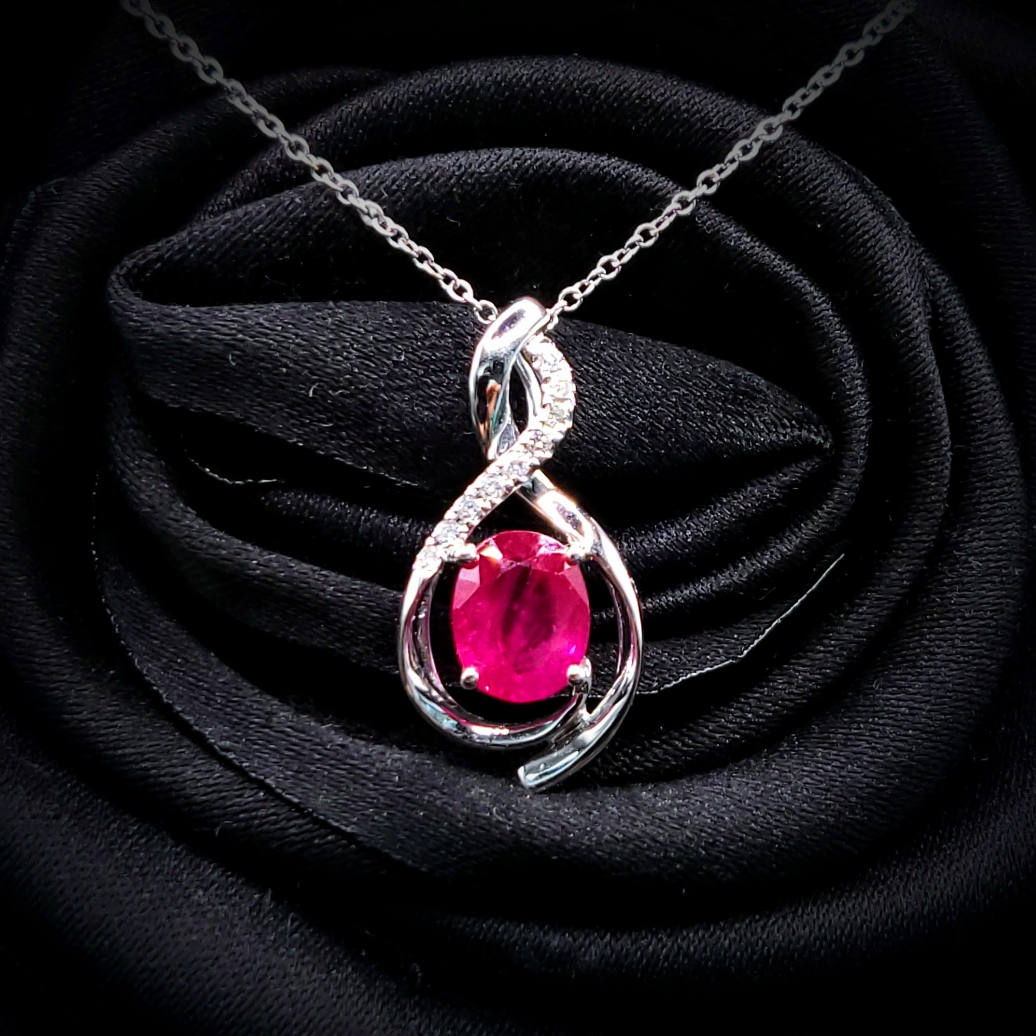 全新18K白金【單粒1卡1份紅寶石】配4份鑽石吊墜