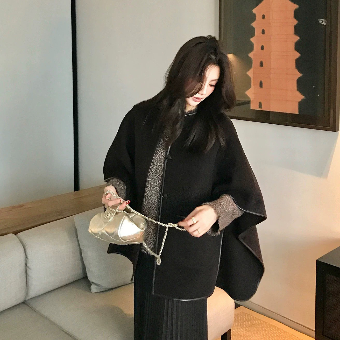 經典黑皮革滾邊造型優雅斗篷外套-S-L (Elegant & Love)