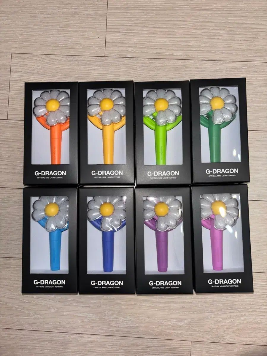 【逢甲FUZZY】權志龍 G-Dragon GD 手燈 盆栽 螢光棒 鑰匙圈小手燈 小雛菊 Ubermensch