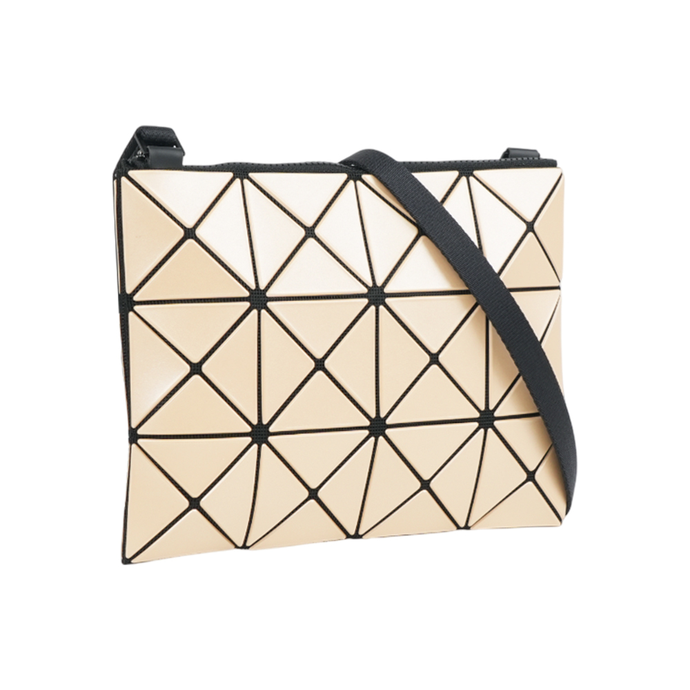 【ISSEY MIYAKE三宅一生】BAO BAO LUCENT 3X4 金屬亮面斜背包(米色)