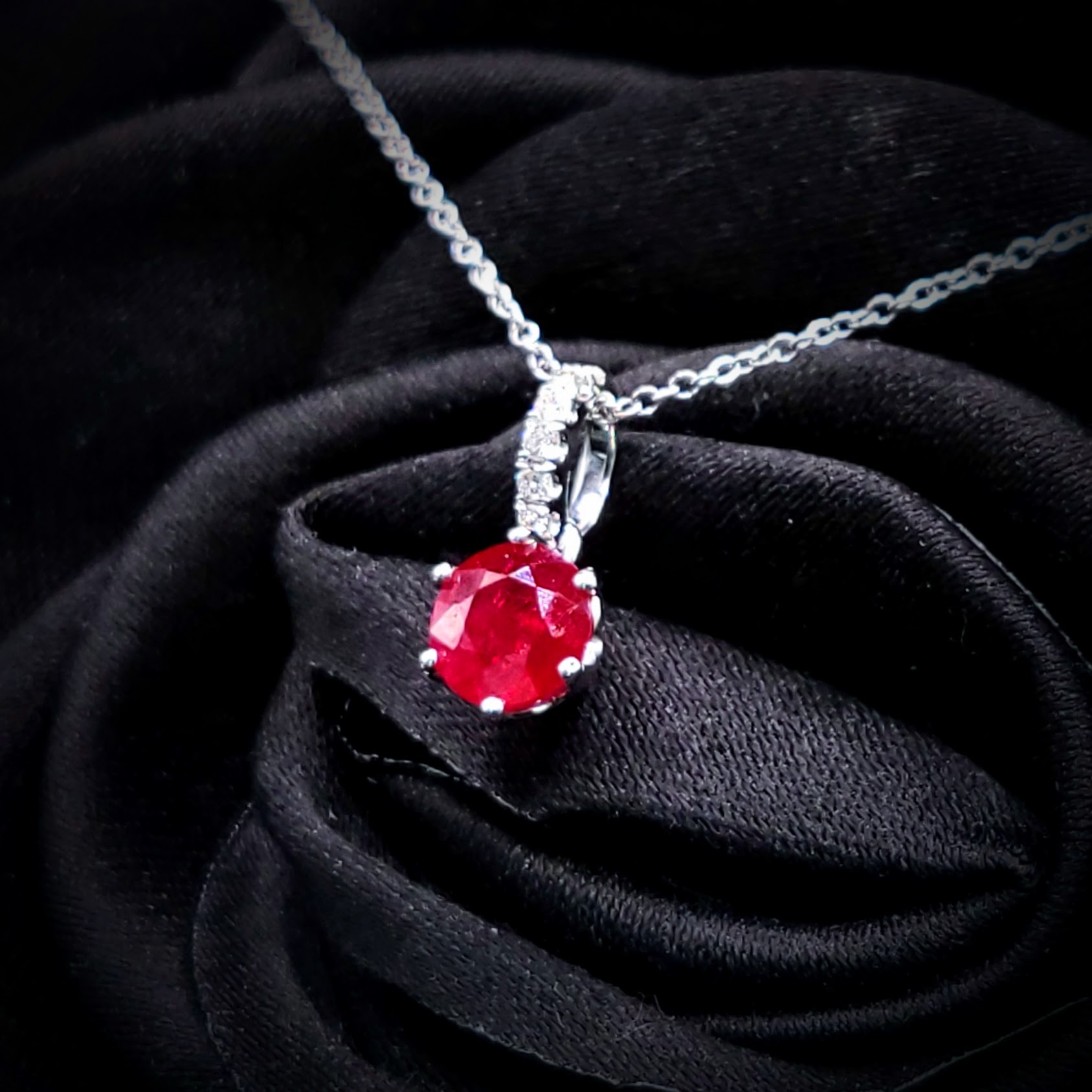 全新18K白金【單粒80份紅寶石】配5份鑽石吊墜
