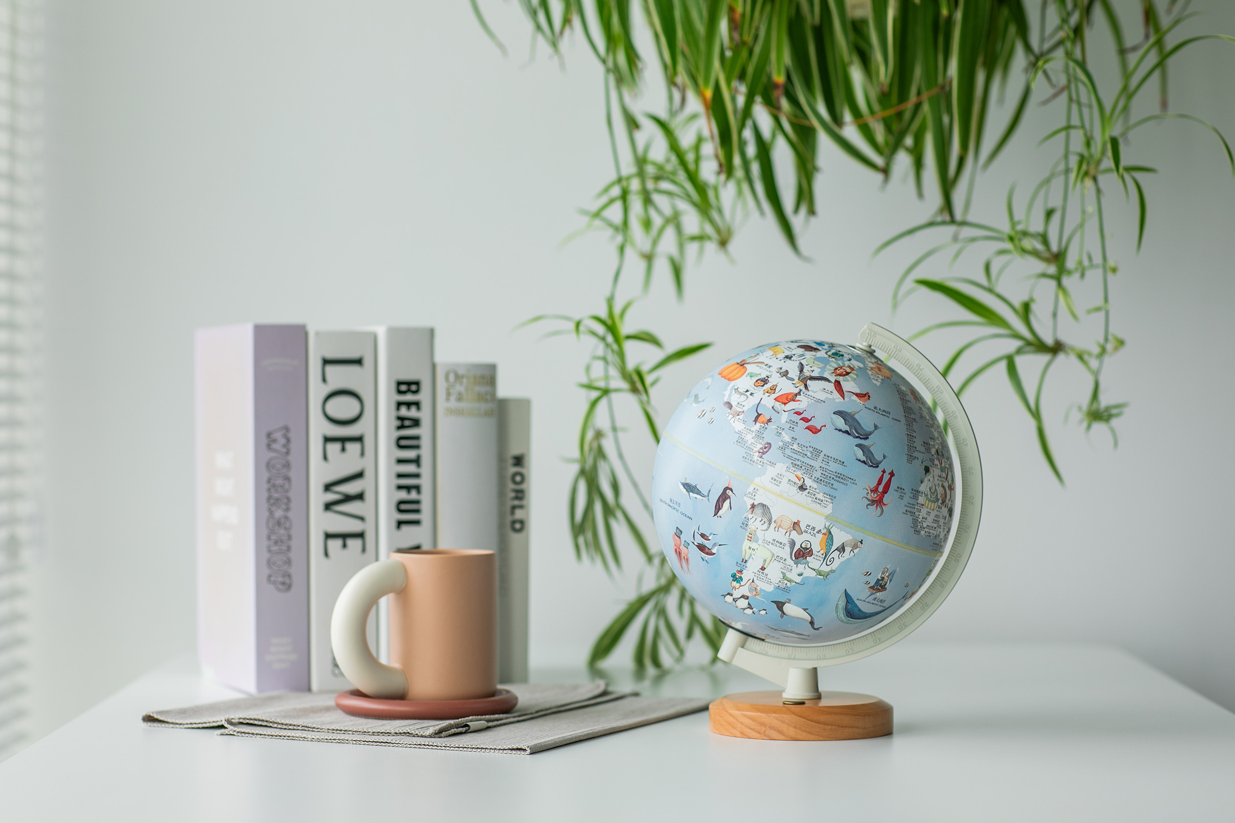 8英吋IGLOBEX南君老師動物插畫可調光LED地球儀