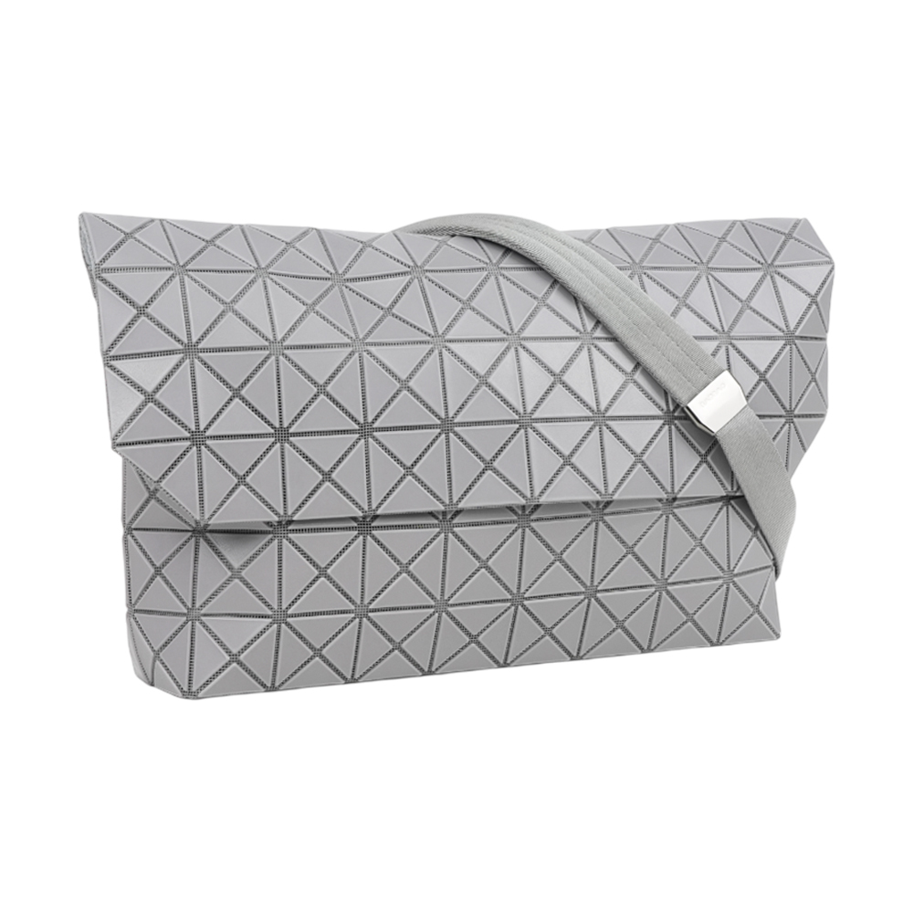 【ISSEY MIYAKE三宅一生】BAO BAO PRISM SAC 翻蓋郵差包(深灰色)