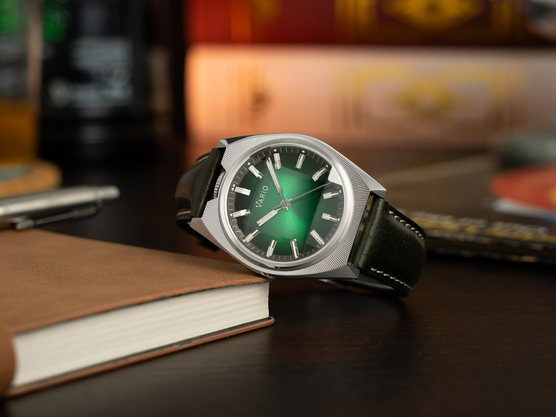 Vario - Futurist Watch Sunburst Green Fume Watch