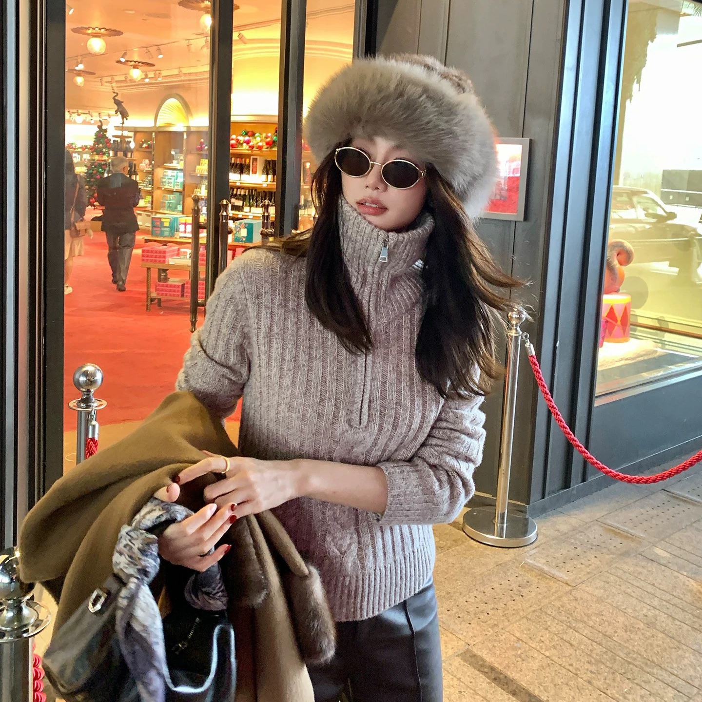 麻花編織羊毛拉鍊立領造型毛衣-S-M / 2色 (Elegant & Love)