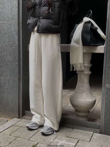 Q24 （超柔軟）直筒棉休閒褲(白S現貨)