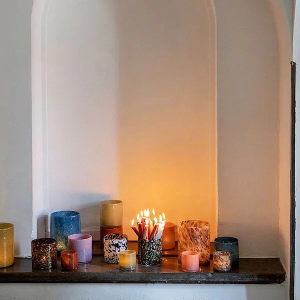 ByOn-卡洛拉燭台/花瓶，設計大膽具潮流性，色彩明亮活潑