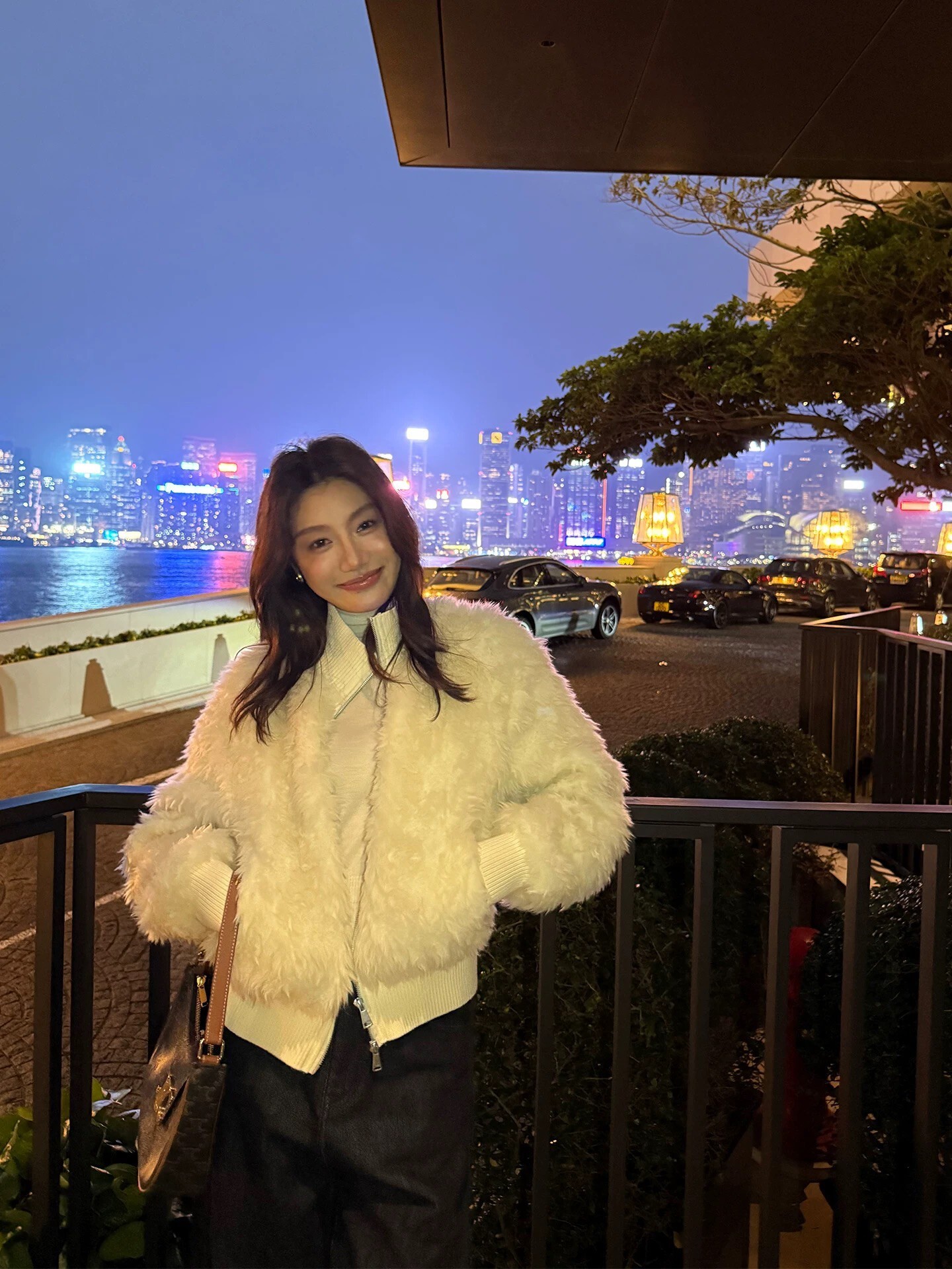 雲朵白螺紋拼接毛絨絨皮草外套-S-L (Elegant & Love)