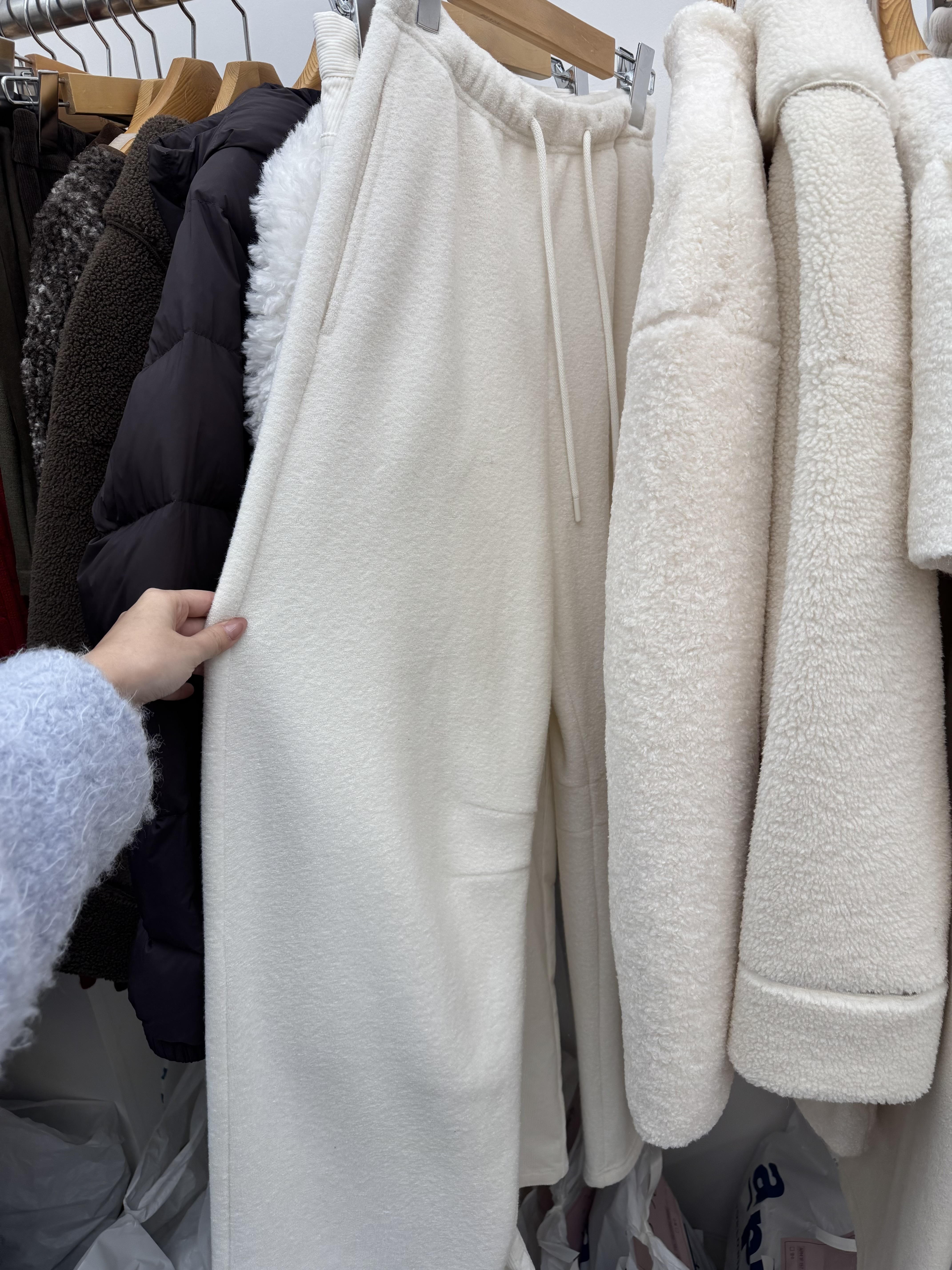 Q24 （超柔軟）直筒棉休閒褲(白S現貨)