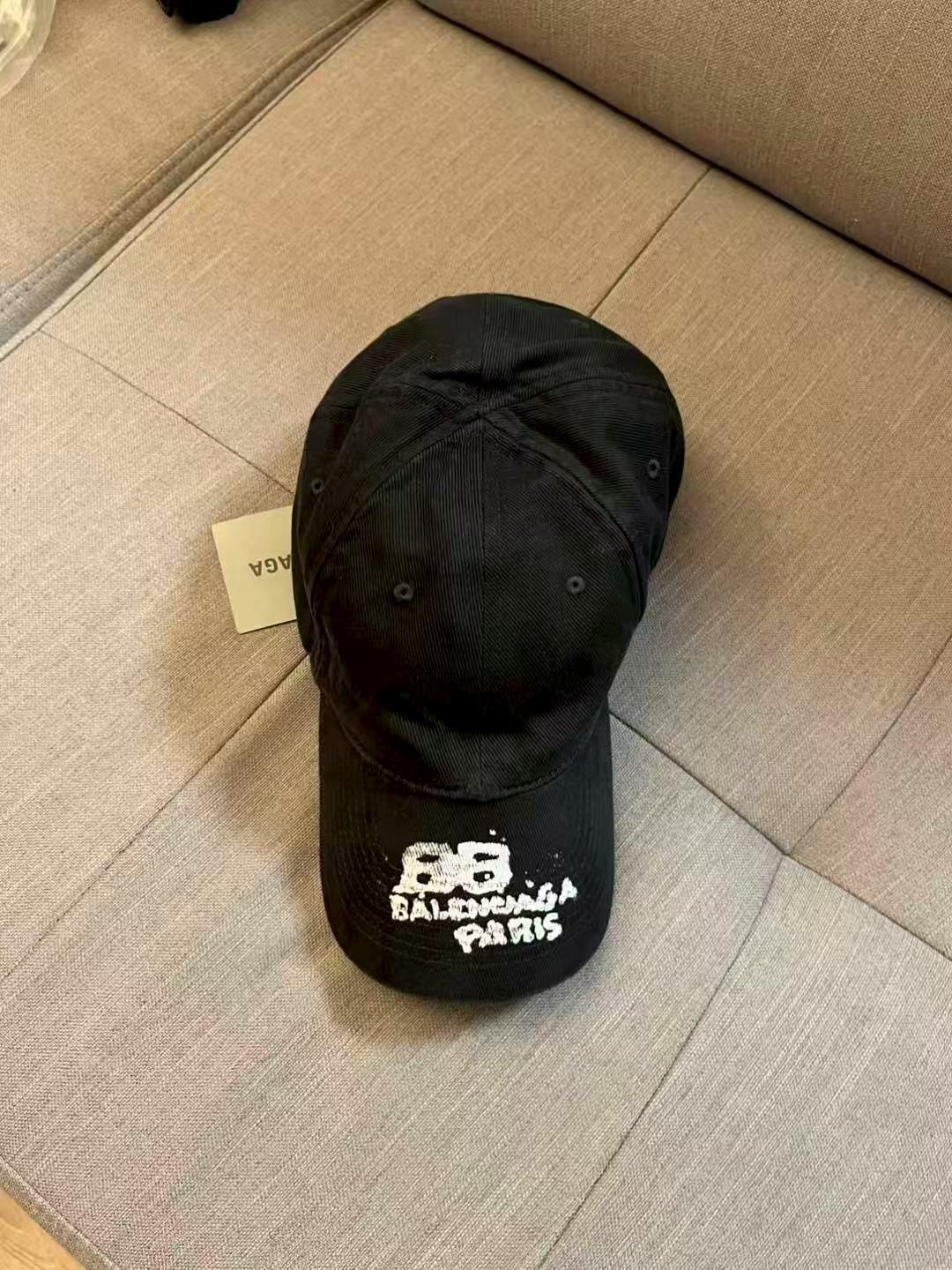 Balenciaga Cap