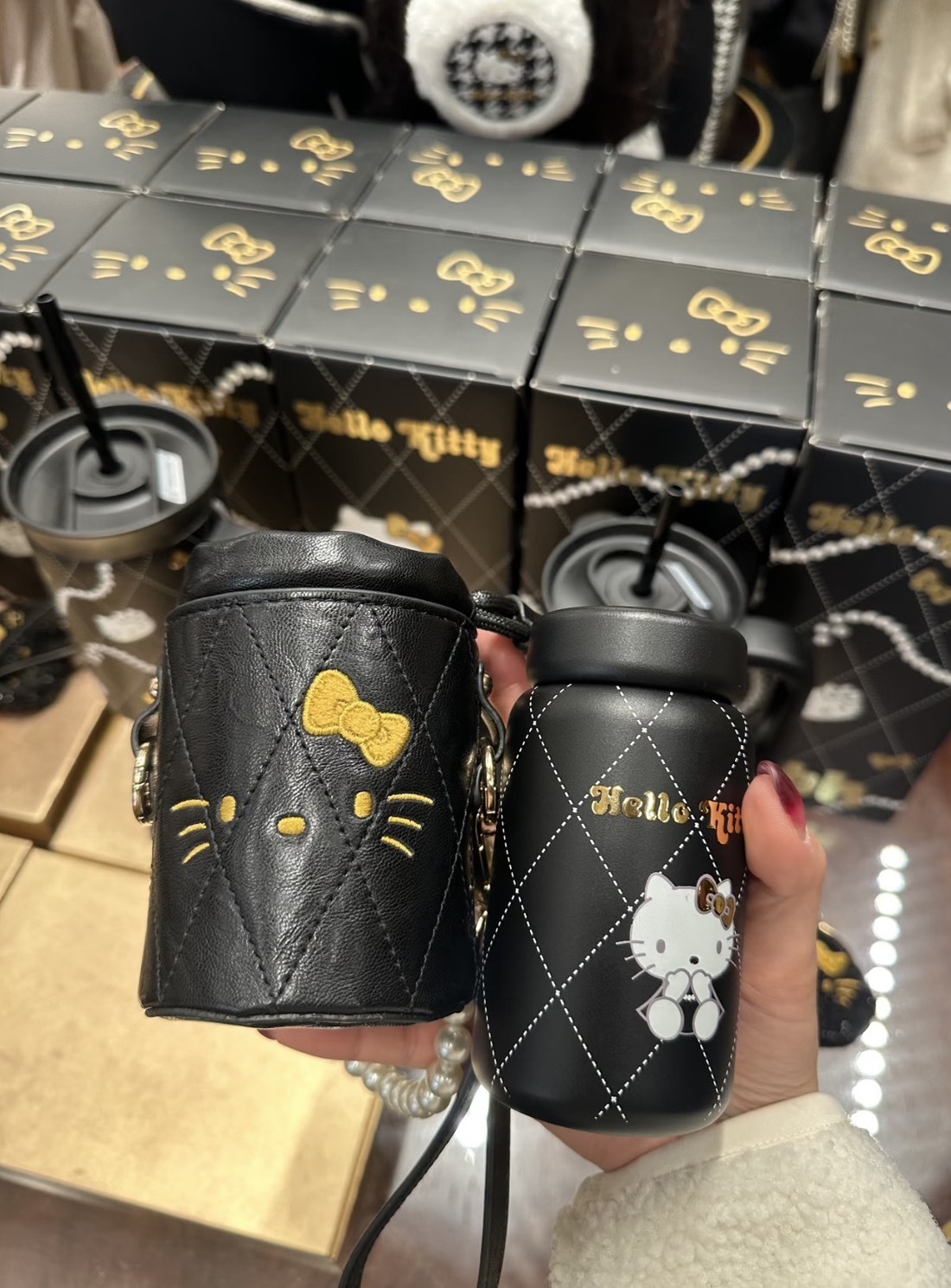 <上海快閃店限定> Hello kitty tbh 聖誕黑金限量版 水杯 保溫杯