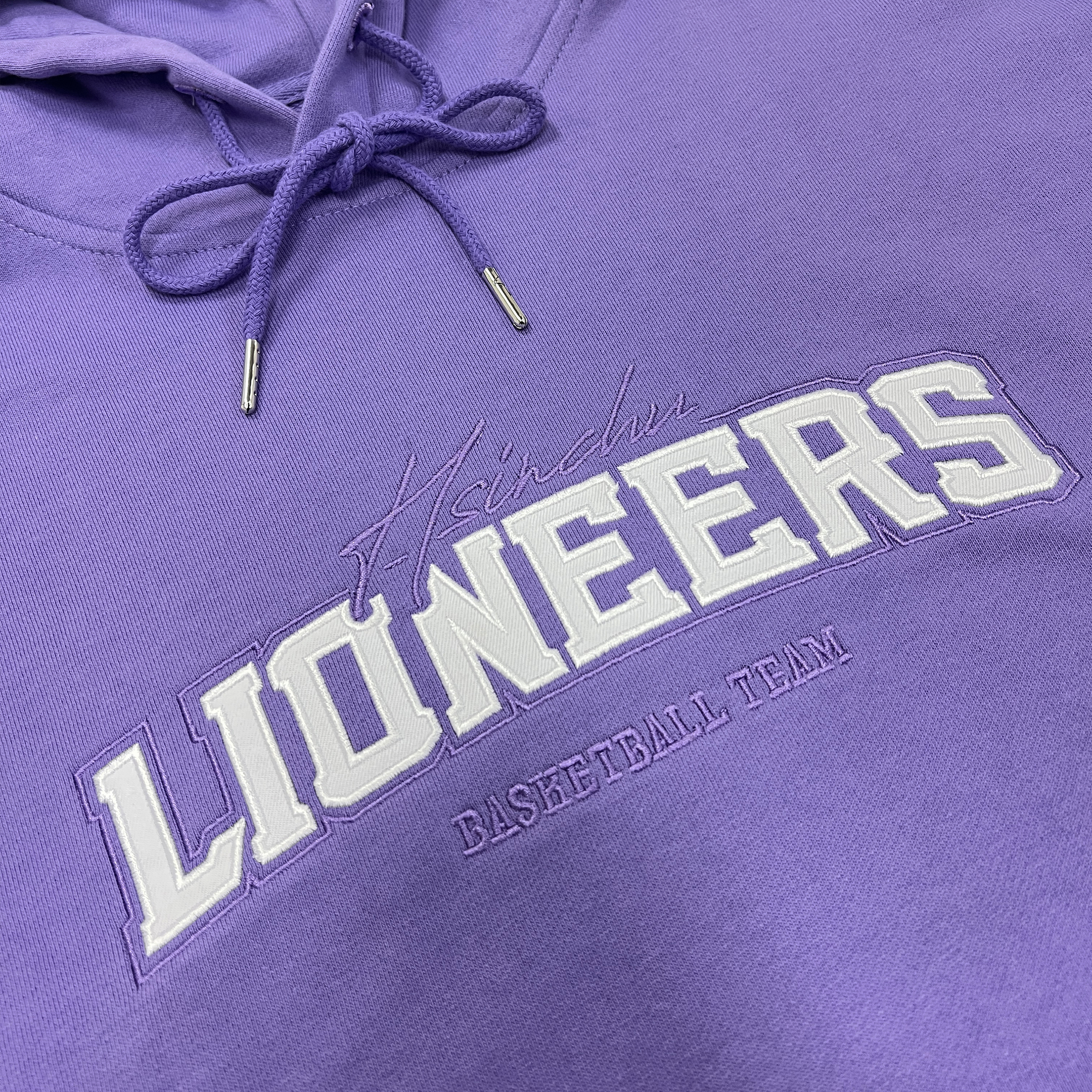 25-26 LIONEERS經典刺繡帽TEE｜紫