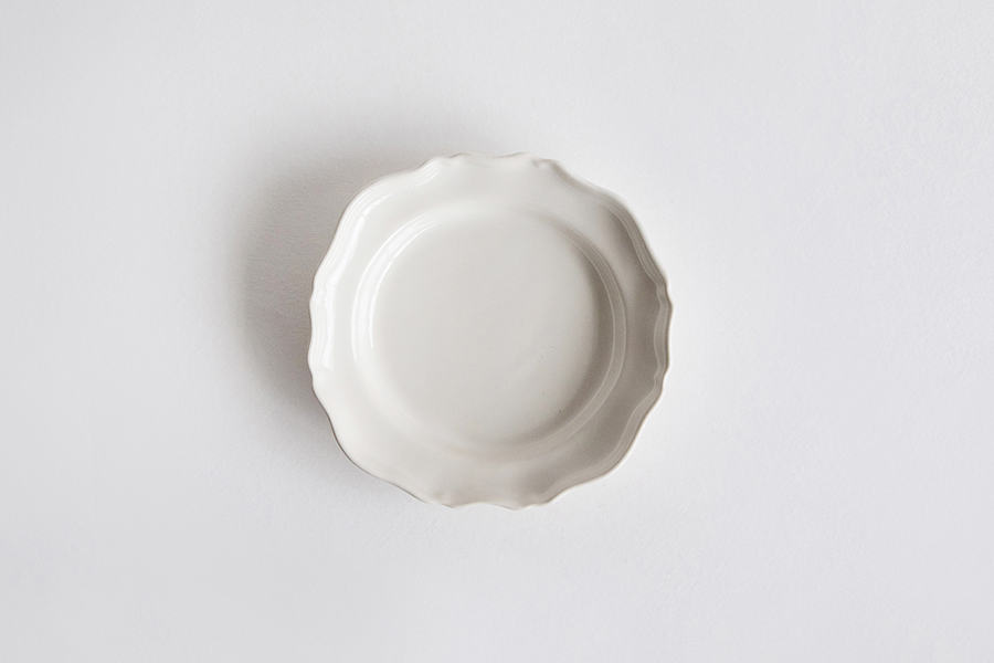 河合竜彦 - 白釉 浮雕皿 S