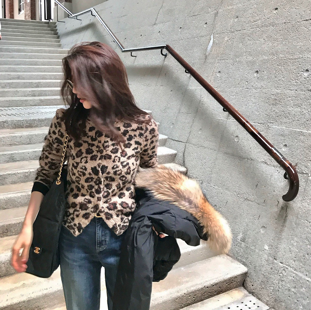 配色豹紋斑點圓領針織排釦上衣外套-S-L (Elegant & Love)