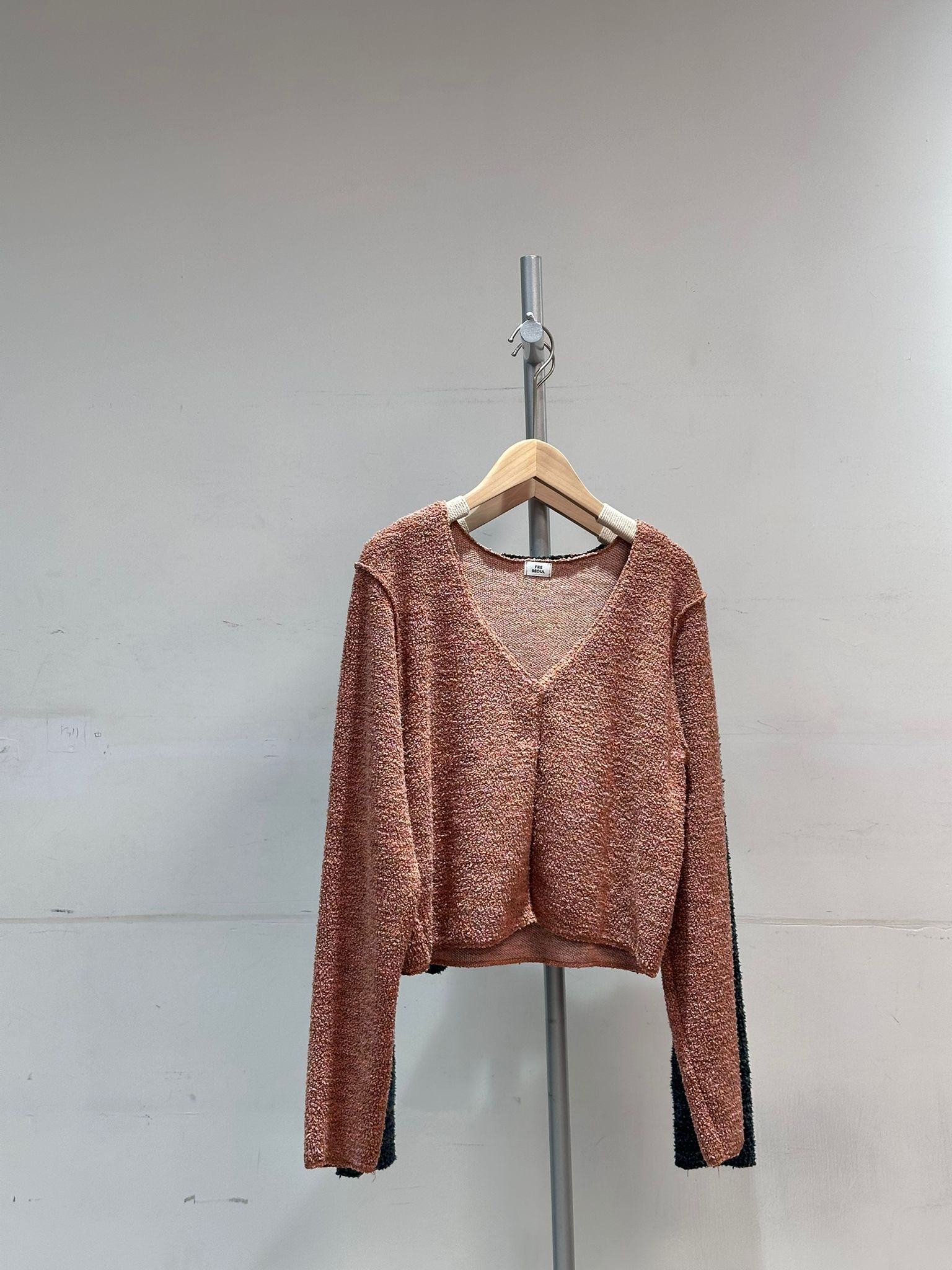 0213004a/韓國小毛粒混色小V領外套 36/36/19.5