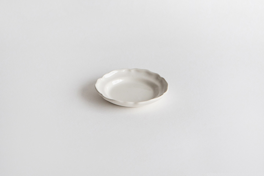 河合竜彦 - 白釉 浮雕皿 SS