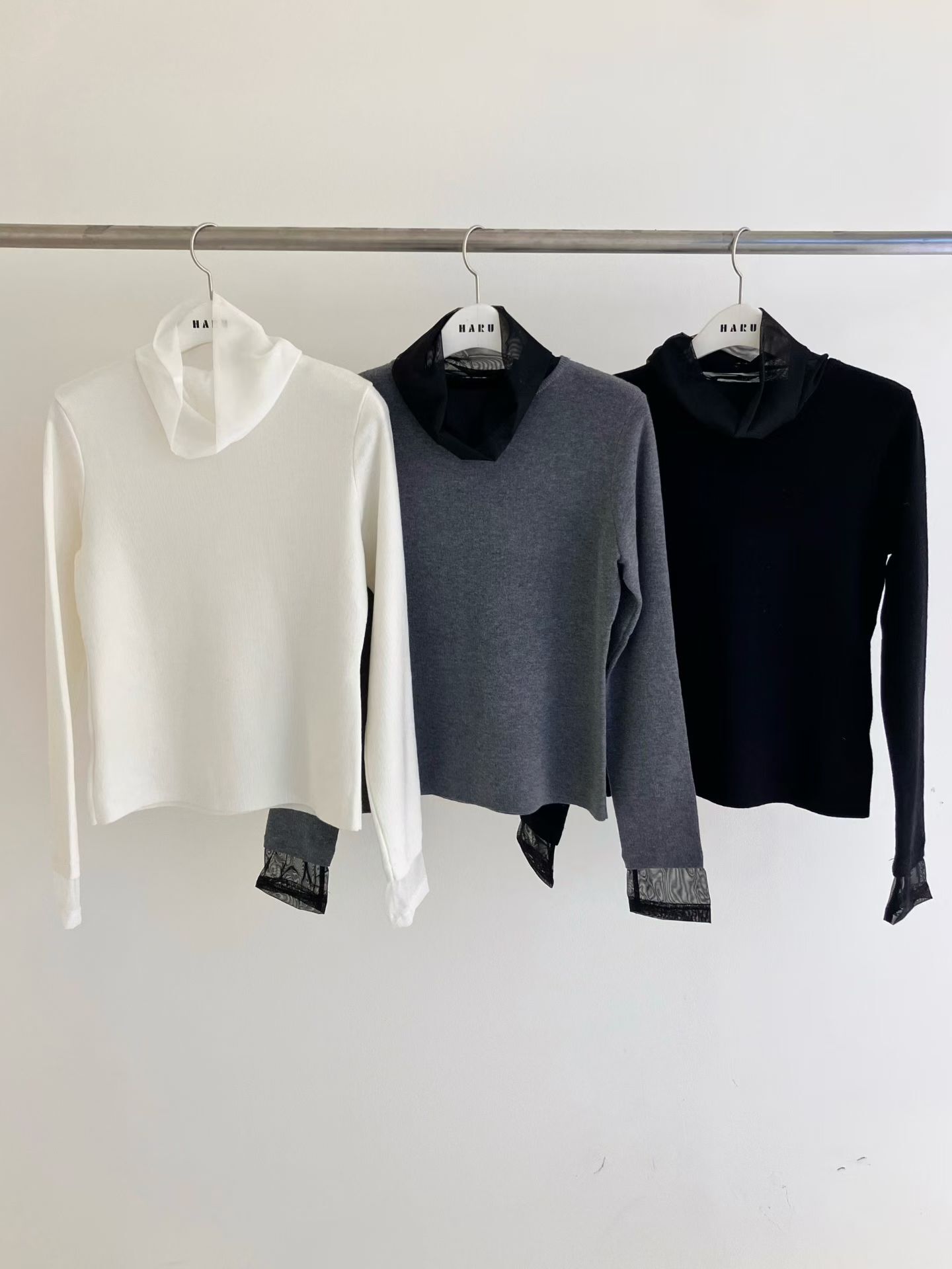 HU5323 蕾絲高領拼接上衣