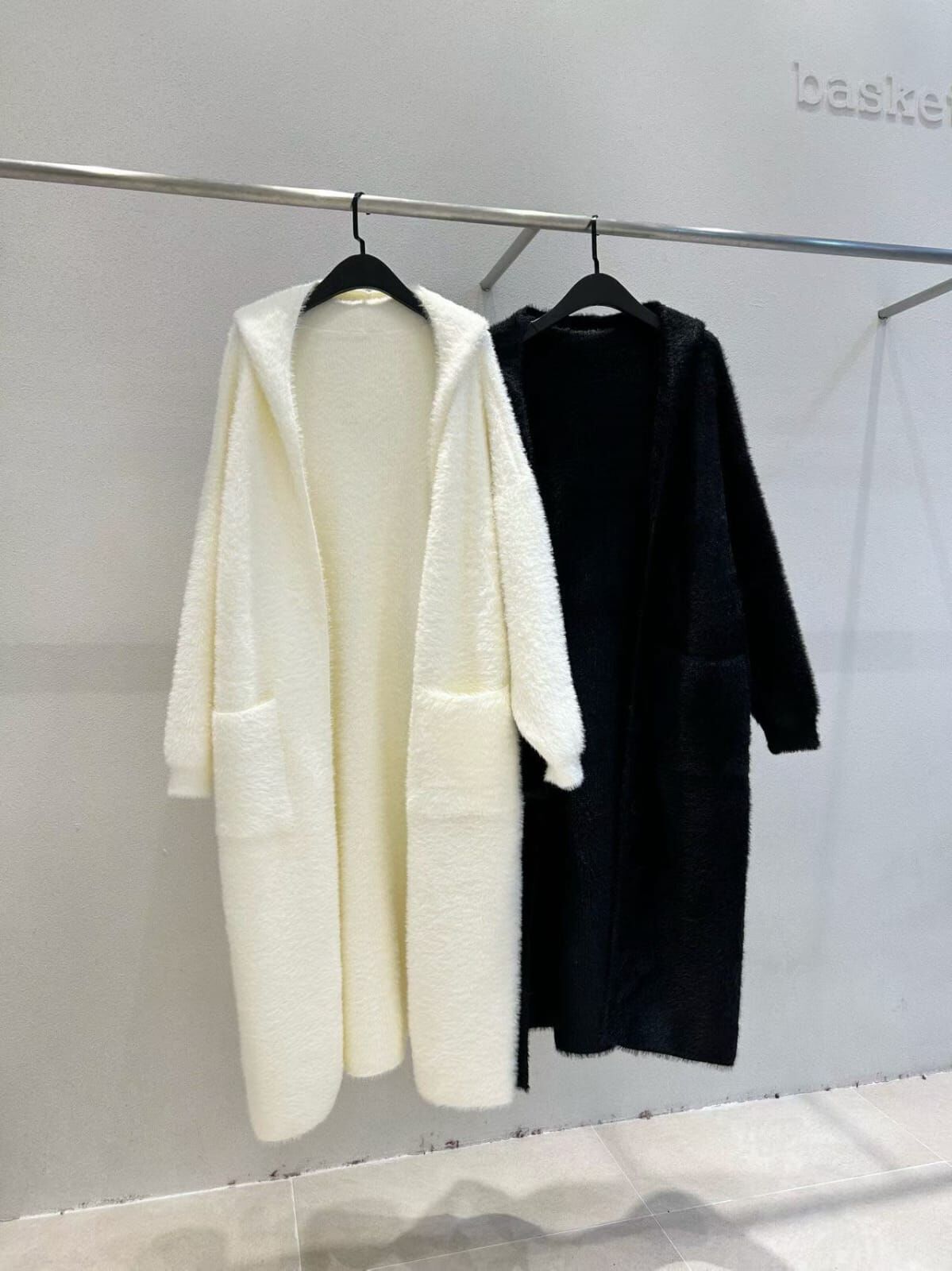 WE5318 毛茸茸連帽長大褸