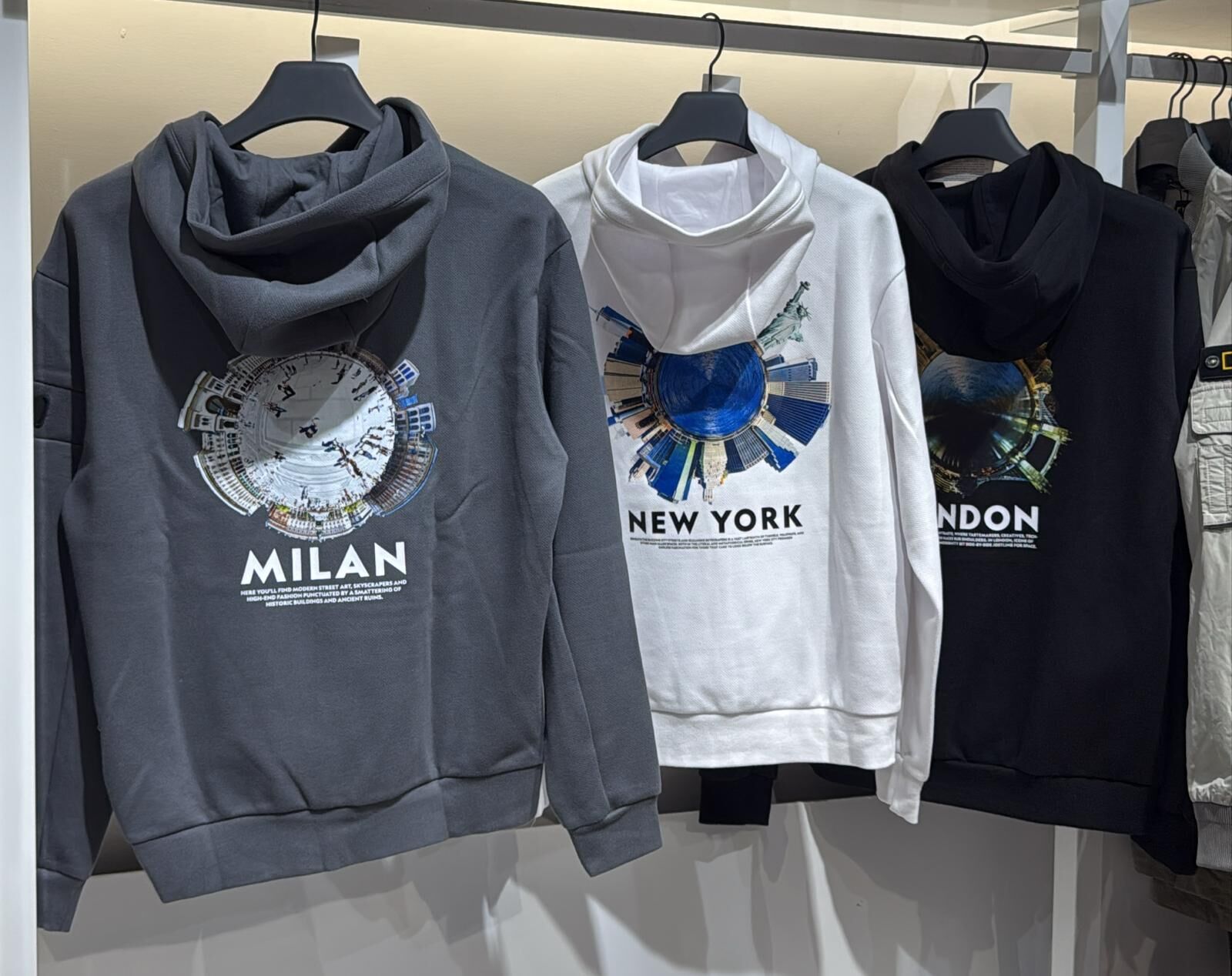 SF001 National Geographic 連帽衛衣(背後有圖案) N223UHD210