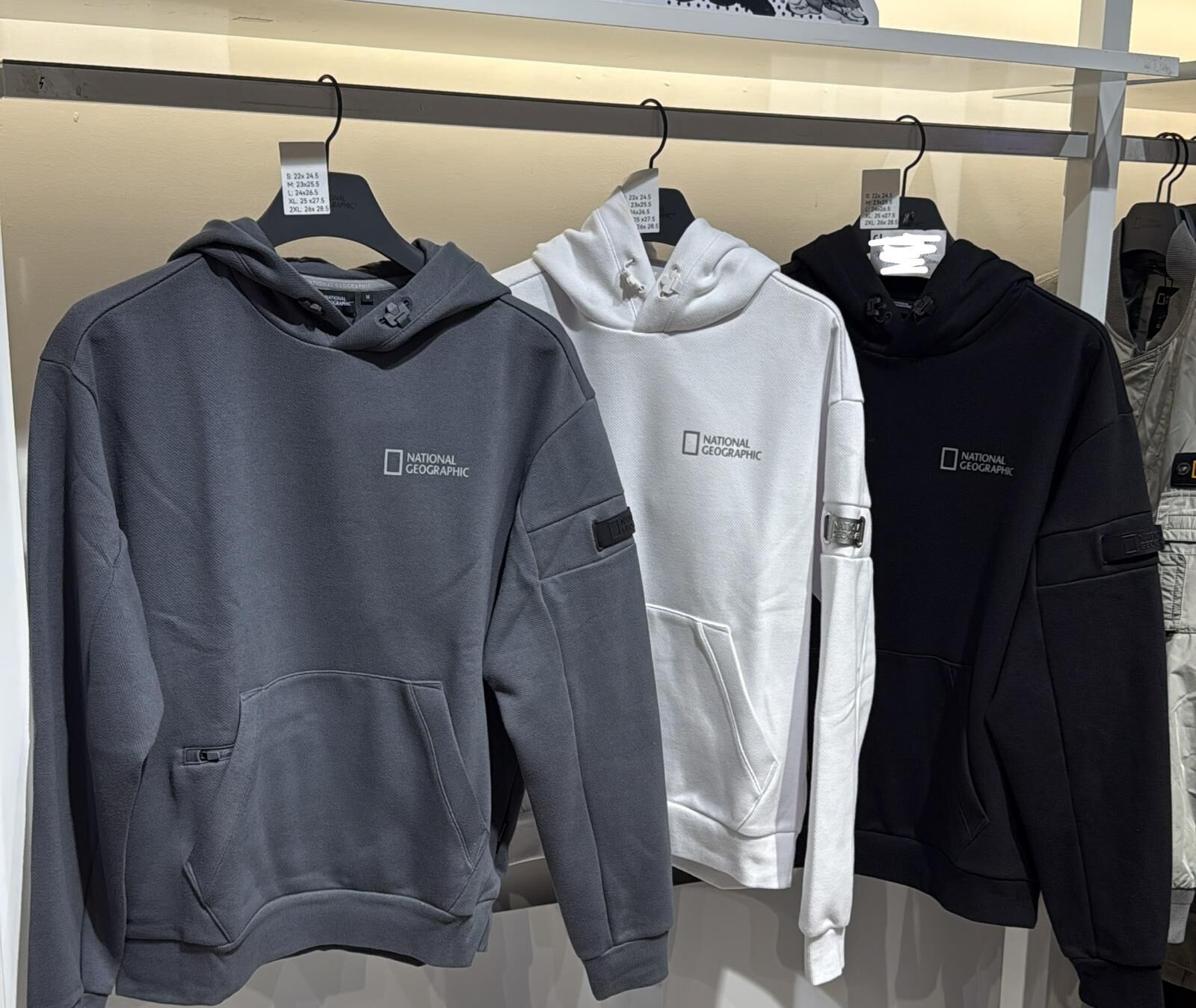 SF001 National Geographic 連帽衛衣(背後有圖案) N223UHD210