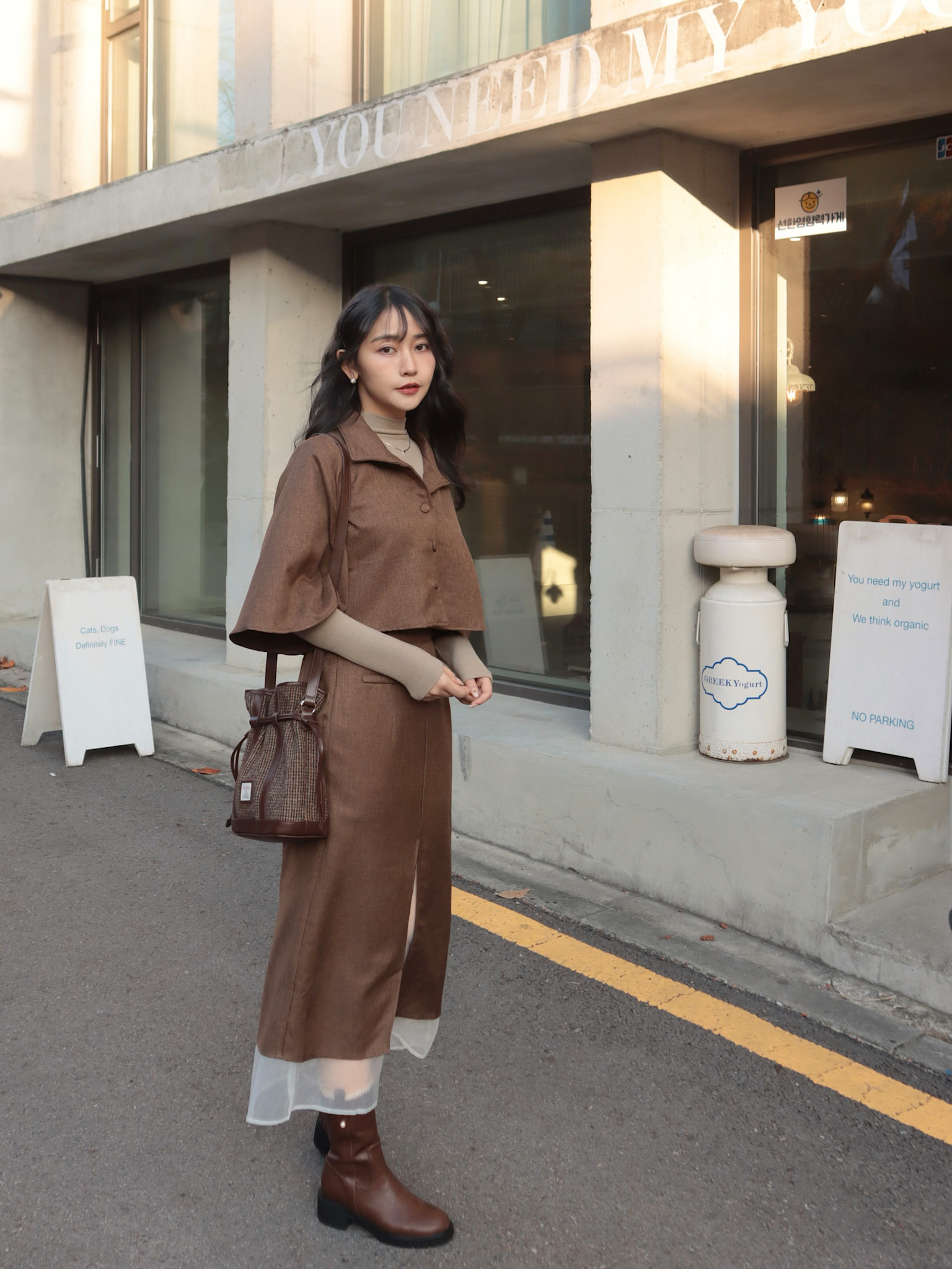 25K203 質感代名詞 設計師款 法式短斗篷+下擺接紗西裝長裙套裝